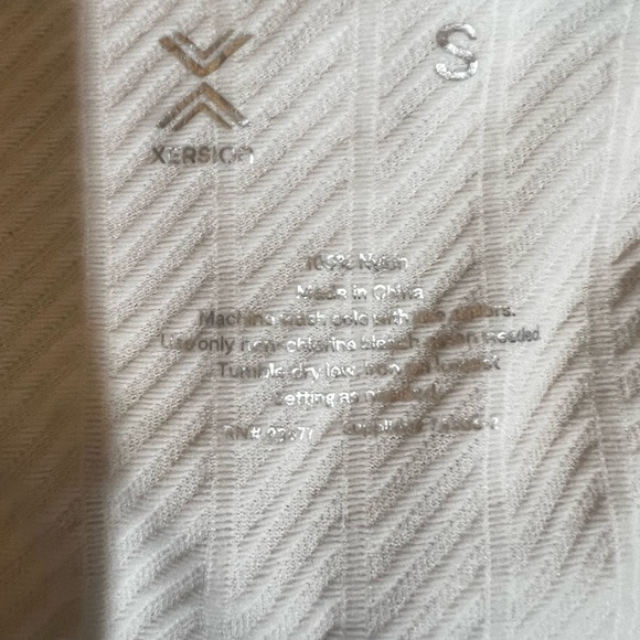 Xersion Long White Sleeve Athletic Shirt - Picture 4 of 7